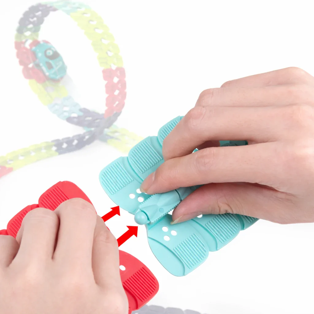 Electric Racing Car Track Building Set - Image 3