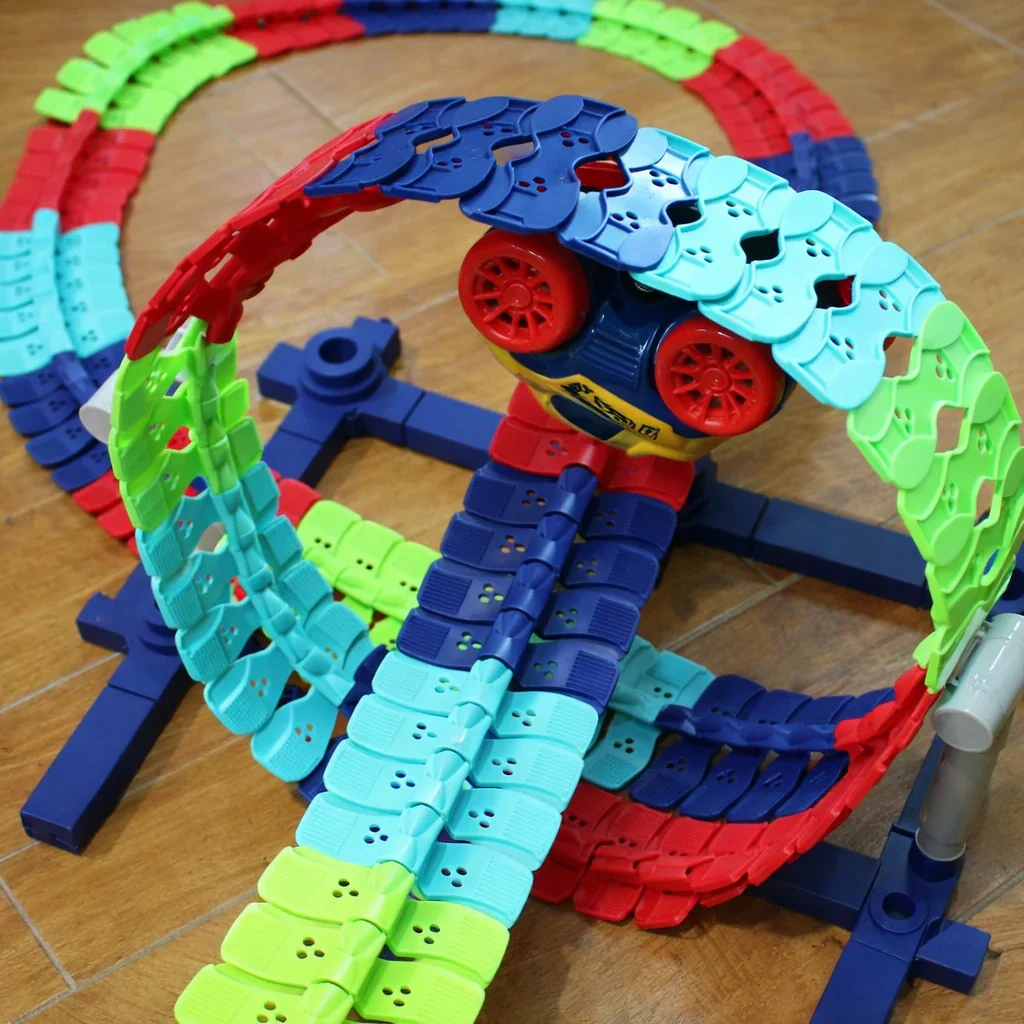 Electric Racing Car Track Building Set - Image 6