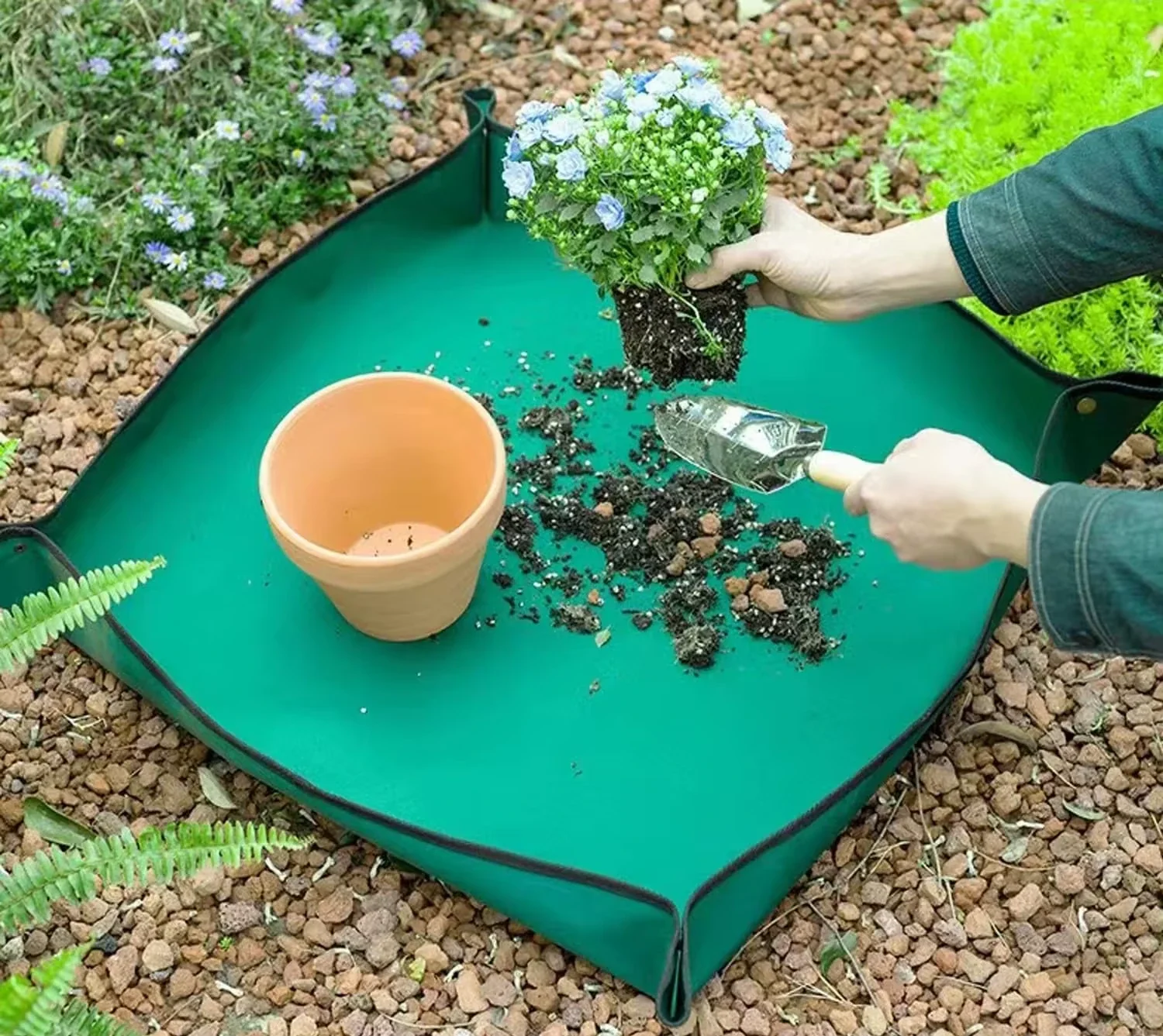 Foldable Gardening Mat - Image 7