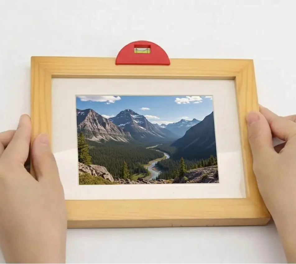 Easy Frame Hanging and Leveling Tool - Image 4