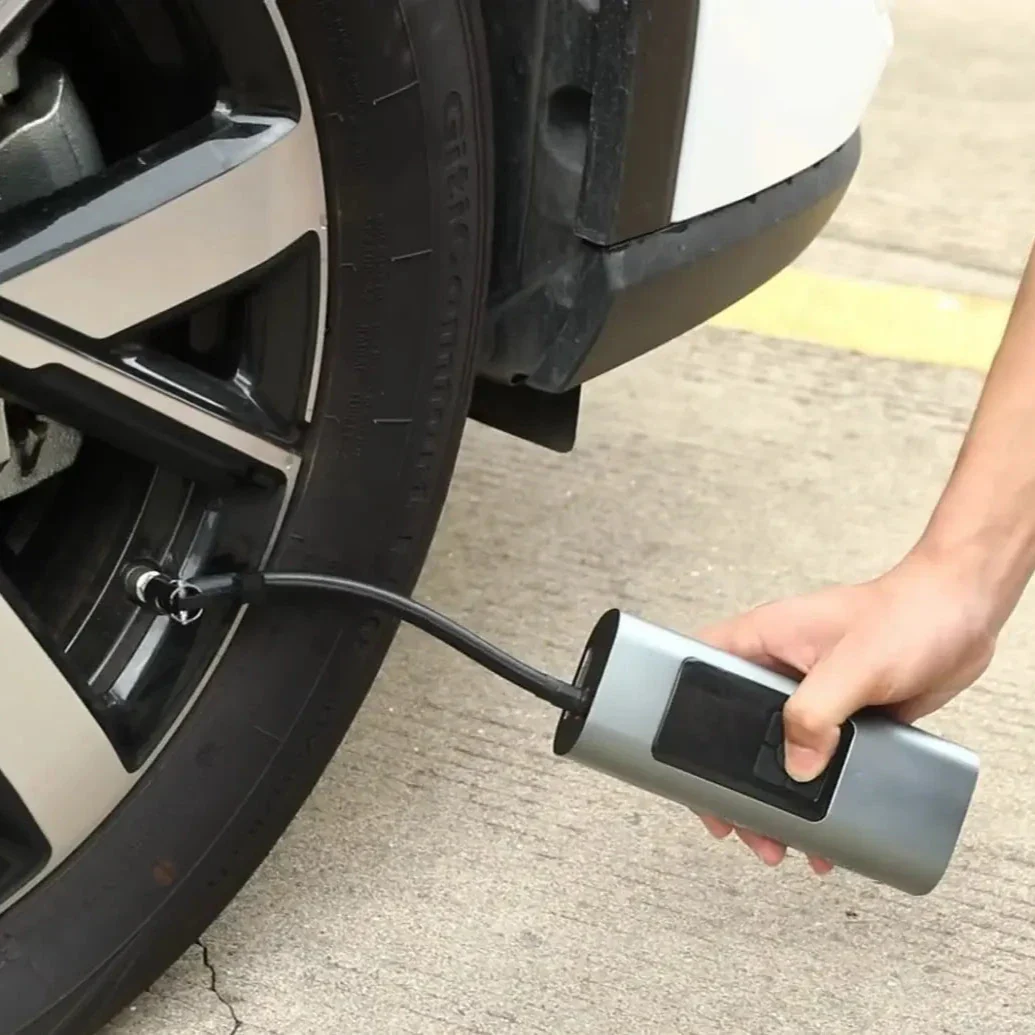 Solix Portable Car Air Pump - Image 2