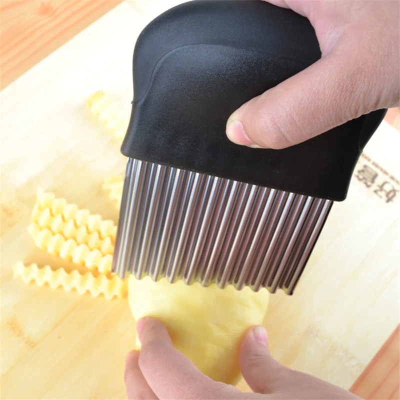 Stainless Steel Crinkle Cutter - Image 2