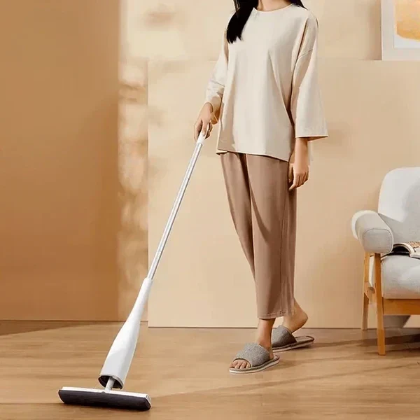 Super Absorbent Self-Wringing Mop - Image 2