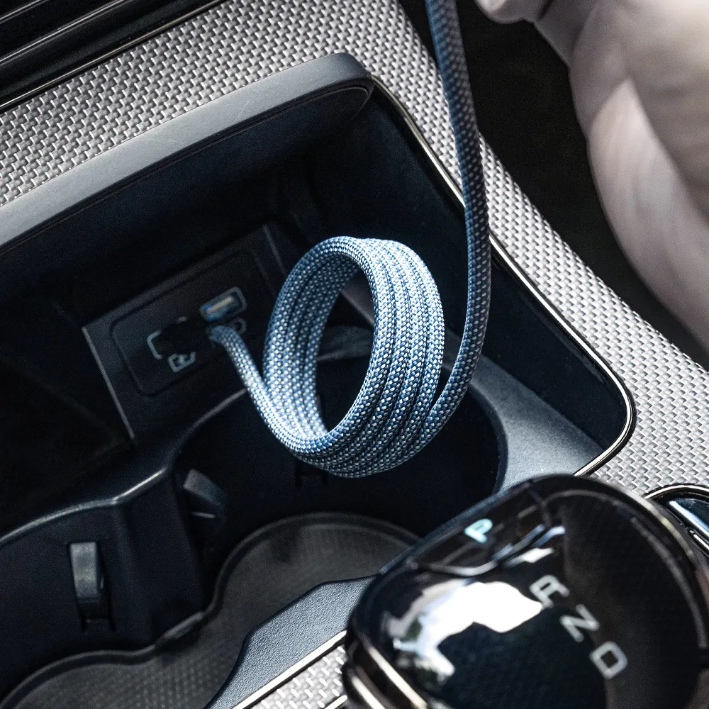 Tangle-Free Magnetic Charging Cable - Image 2