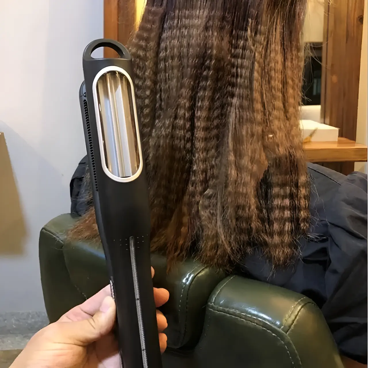 Volume-Boost Hair Crimper - Image 2
