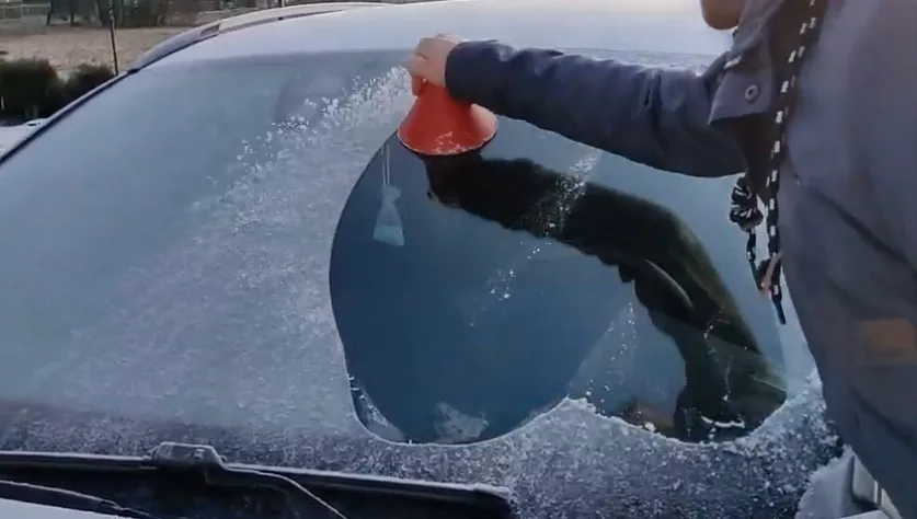 Car Ice Scraper - Image 4